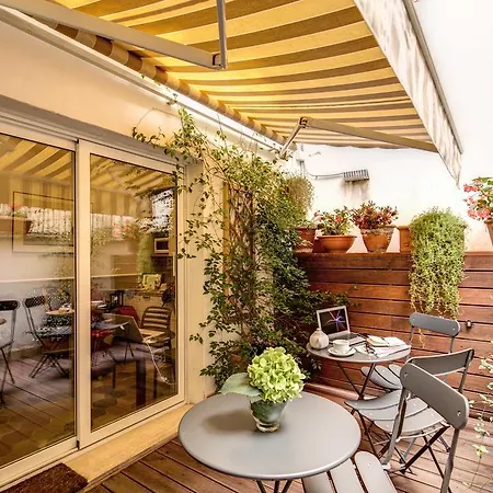 The Club Navona