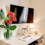 The Club Navona Gasthuis 4*