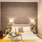 Gasthuis The Club Navona 4*