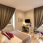 Gasthuis The Club Navona 4*