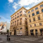 Gasthuis The Club Navona 4*