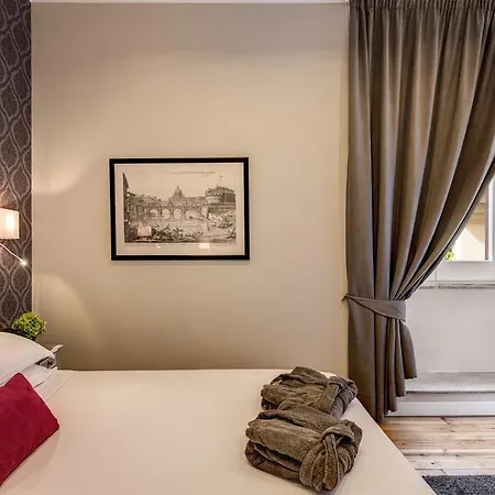 The Club Navona 4*