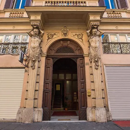 Gasthuis The Club Navona 4*